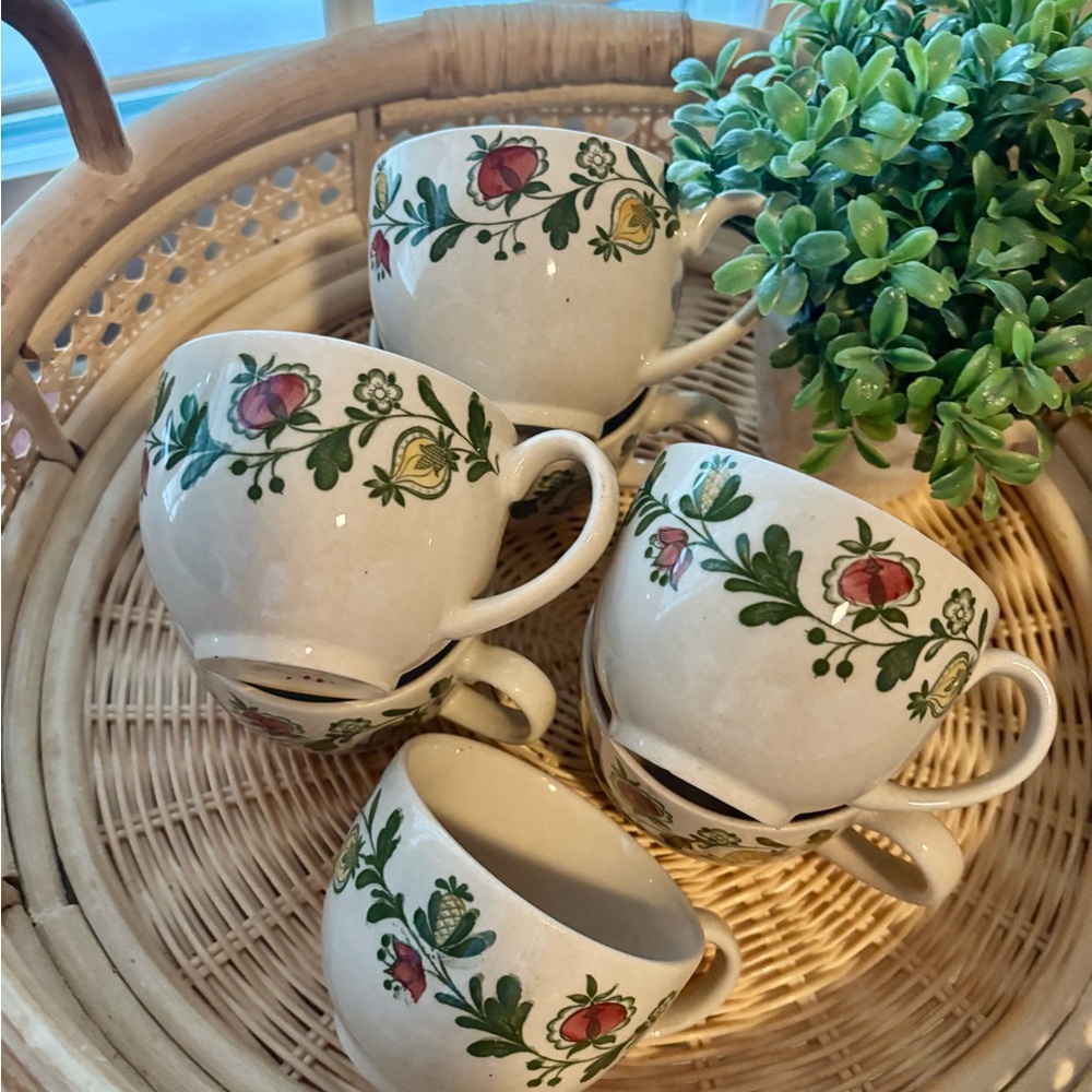 Vintage Johnson Brothers “Gretchen” tea cups